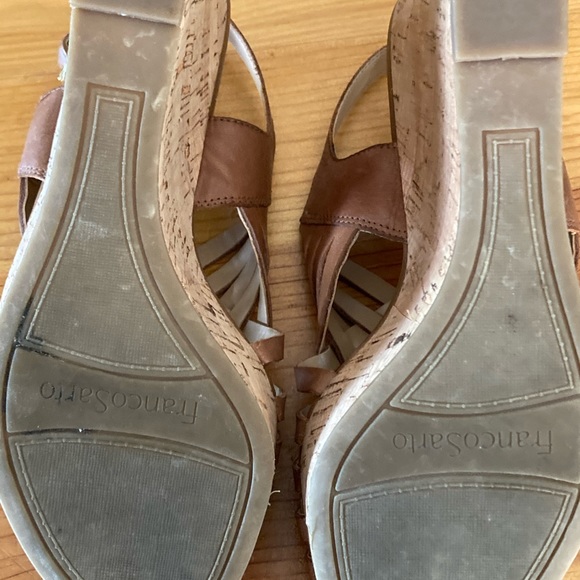 Women’s size 7 neutral wedge by Franco Sarto. - Picture 5 of 6